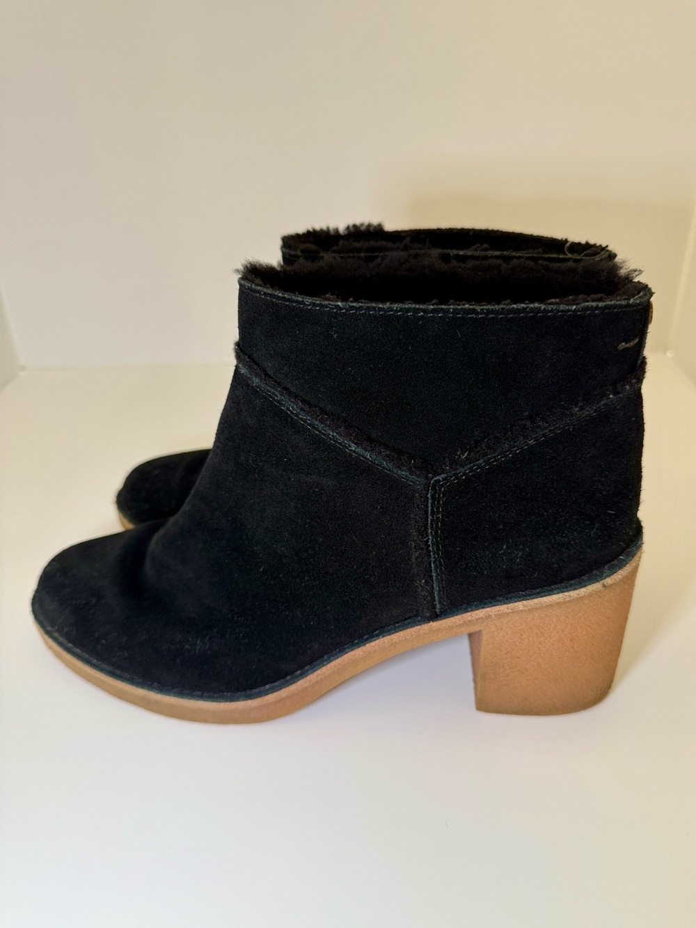 UGG Kasen Black Ankle Suede Boots - Picture 6 of 7